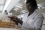 En coopération avec l’Organisation des Nations Unies pour l’alimentation et l’agriculture (FAO), l’AIEA utilise des techniques d’irradiation pour améliorer le manioc et le rendre résistant à des conditions climatiques défavorables et à des maladies, comme celle due au virus de la mosaïque et la maladie des stries brunes, en République centrafricaine.