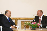 IAEA Director General Yukiya Amano met Mr. Traian Basescu, President of Romania, 19 May 2010. (Photo: S. Lupsa/Romanian Presidential Administration)