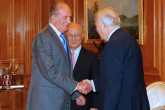 King Juan Carlos of Spain greets the Spanish Foreign Minister, Miguel Angel Moratinos, at the Zarzuela Palace, Madrid, Spain. 29 June 2010. (Photo: Spanish Mission)