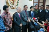 IAEA Director General Yukiya Amano holds a press conference together with  H.E. Mr Setya Novanto, Head of Parliament, during his official visit to Indonesia. 22 January 2015